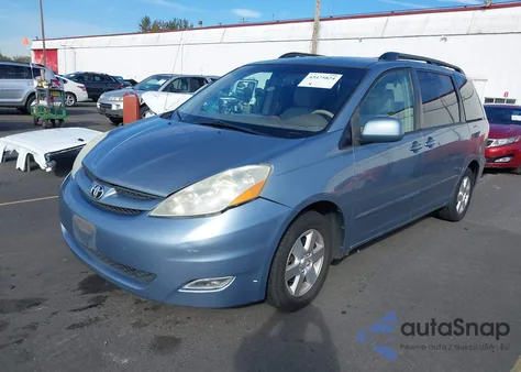 2010 Toyota Sienna Xle from USA, damaged, VIN 5TDYK4CC3AS321796